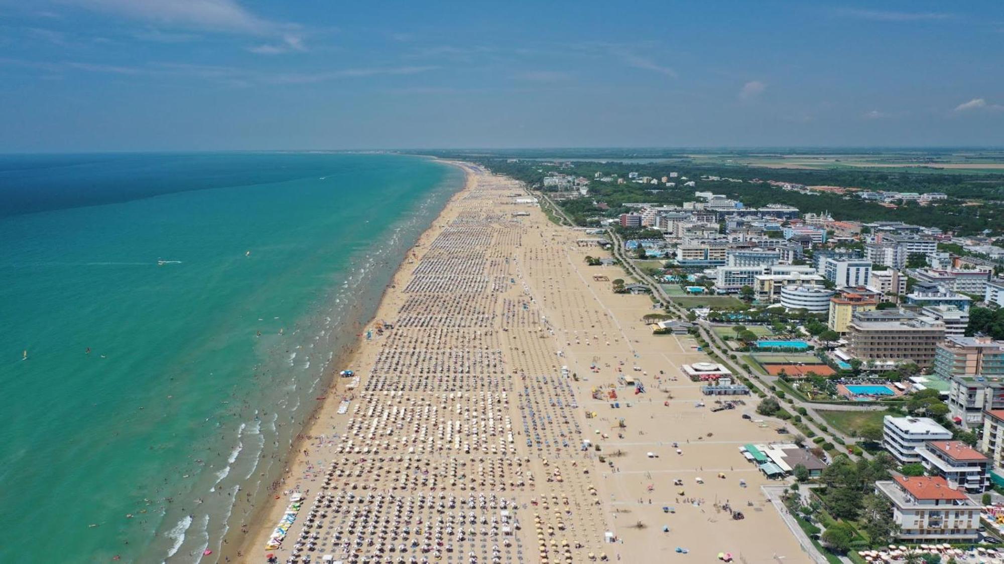 Beautiful Flat 250m From The For 8 Guests * Bibione